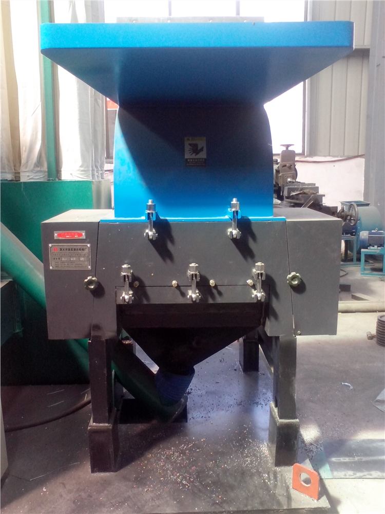 鋁塑破碎機.jpg 鋁塑破碎機.jpg