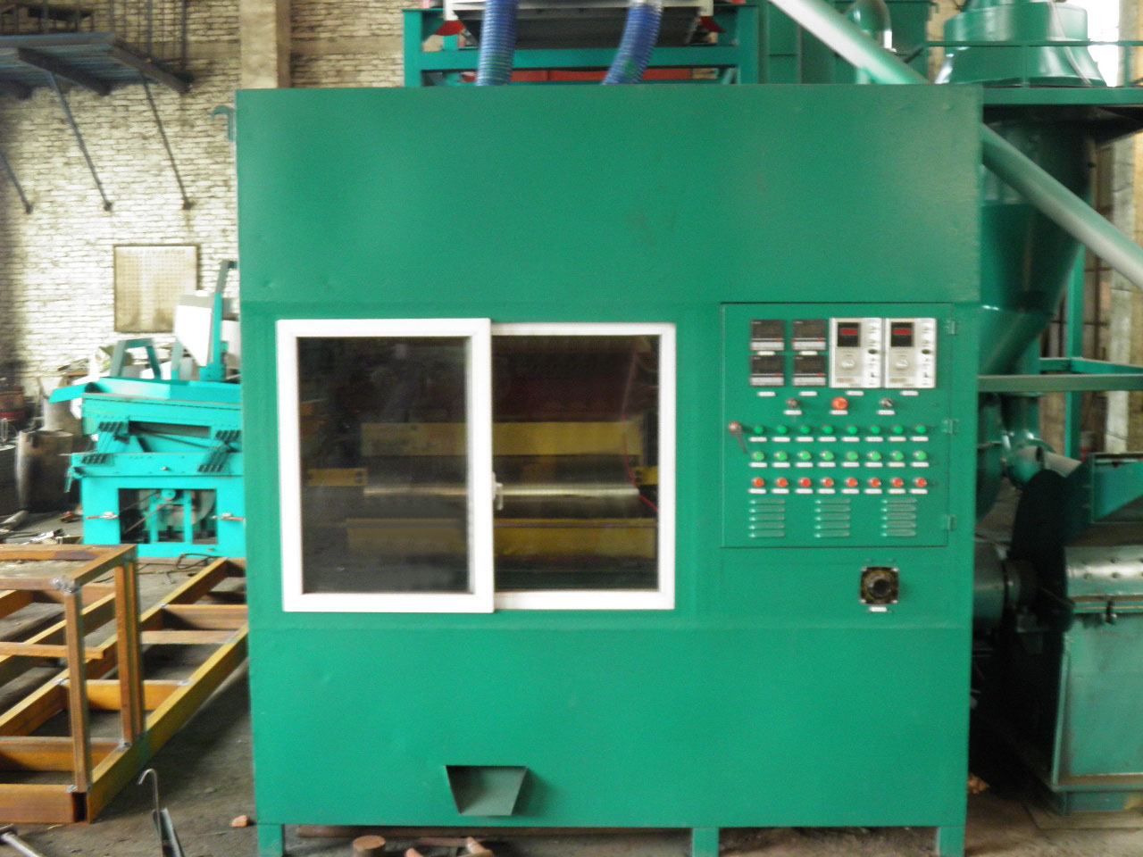 高壓靜電分選機.jpg 高壓靜電分選機.jpg